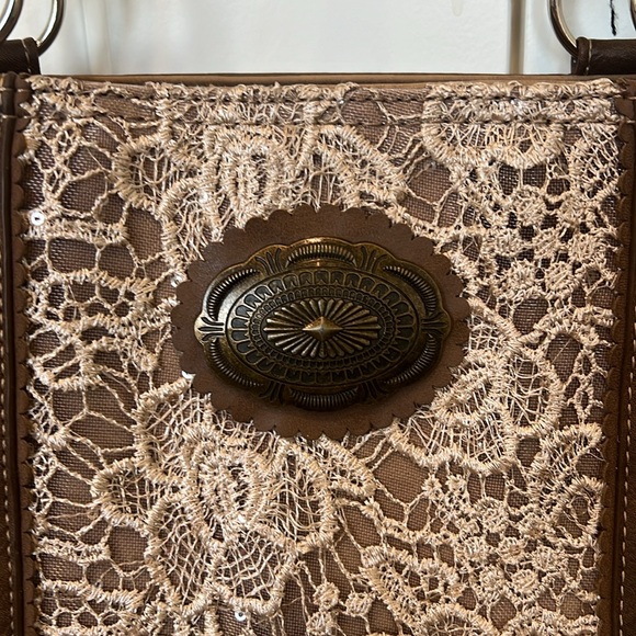 Justin western purse with zippered “conceal” pocket. Crystals, perfect condition - Picture 2 of 11